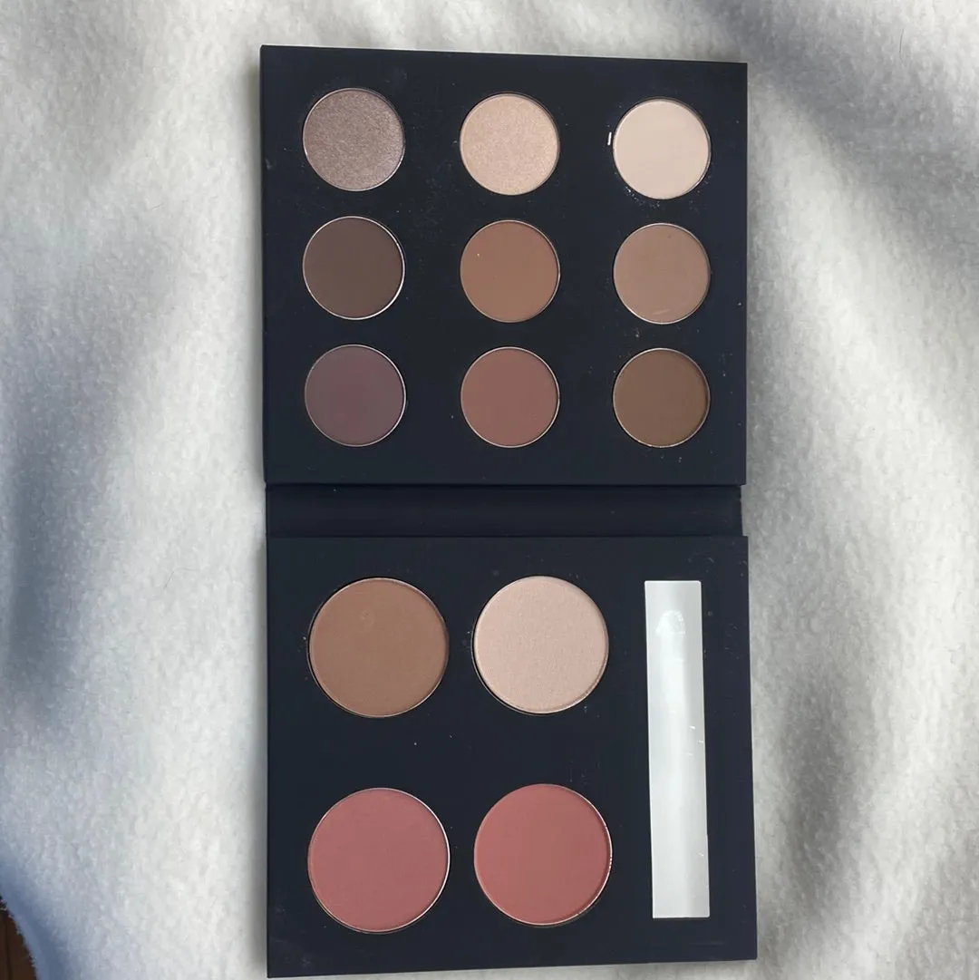 Facebook Makeup Kit: The NUDE BOOK